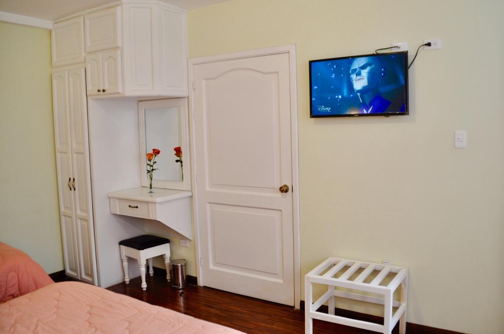Hotel Europa Алауси Экстерьер фото