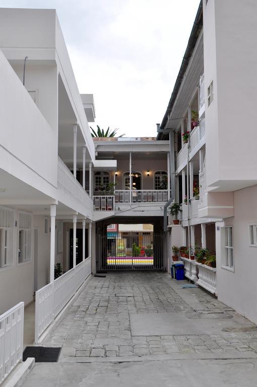Hotel Europa Алауси Экстерьер фото