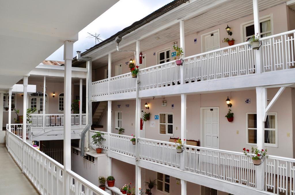 Hotel Europa Алауси Экстерьер фото
