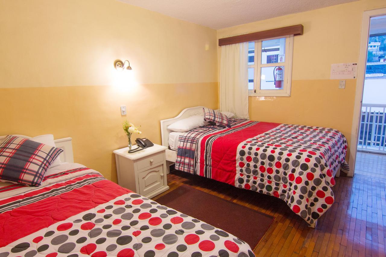 Hotel Europa Алауси Экстерьер фото